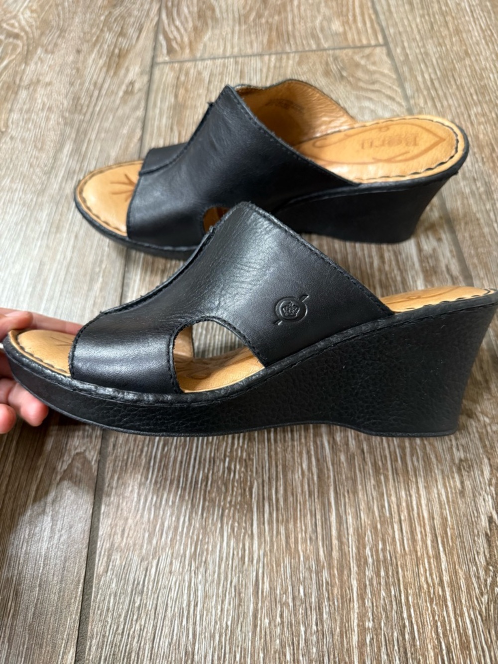 Born Black Leather Open-Toe Mule Slides with Tan Footbed - 8 - Picture 4 of 8